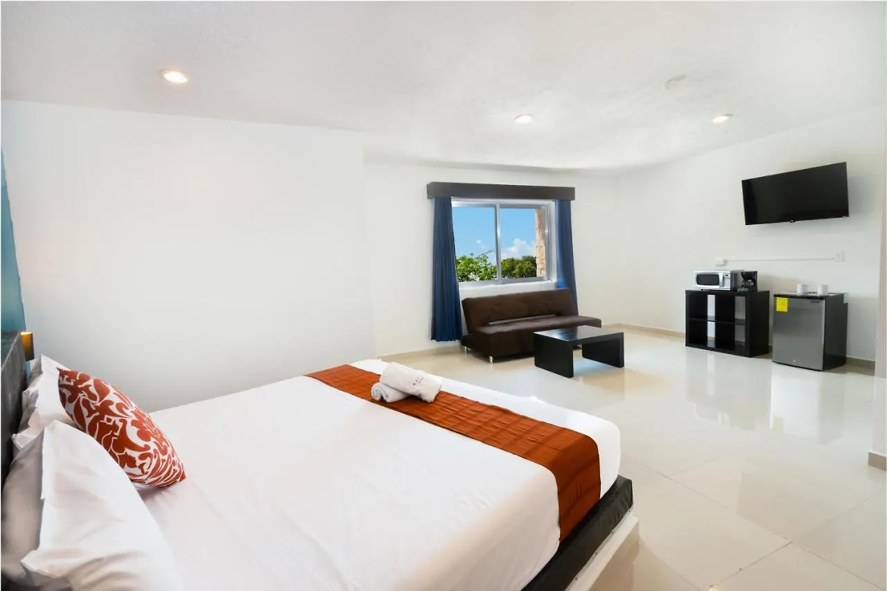 Hotel Playa Encantada Playa del Carmen 3*,